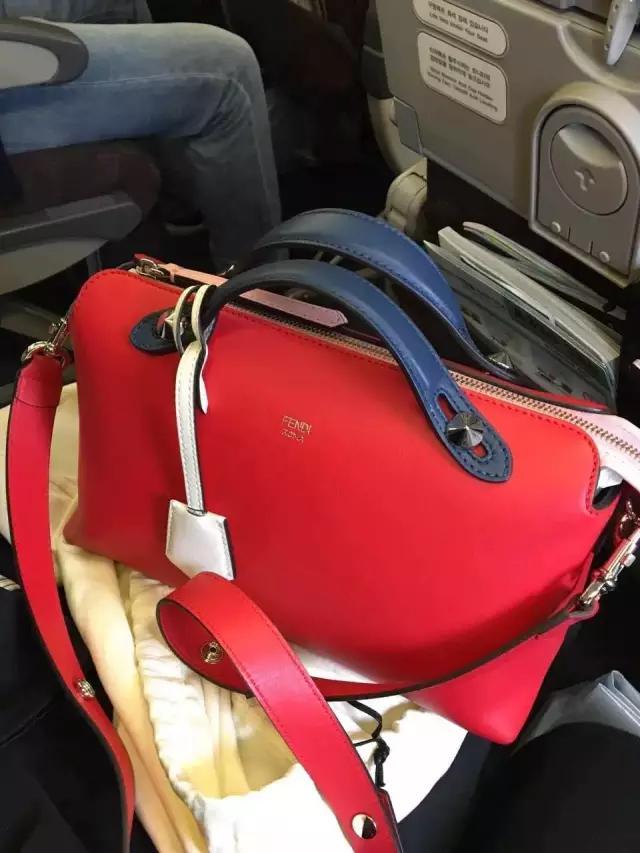 撞包也要背？这些热门包包受欢迎是有原因的