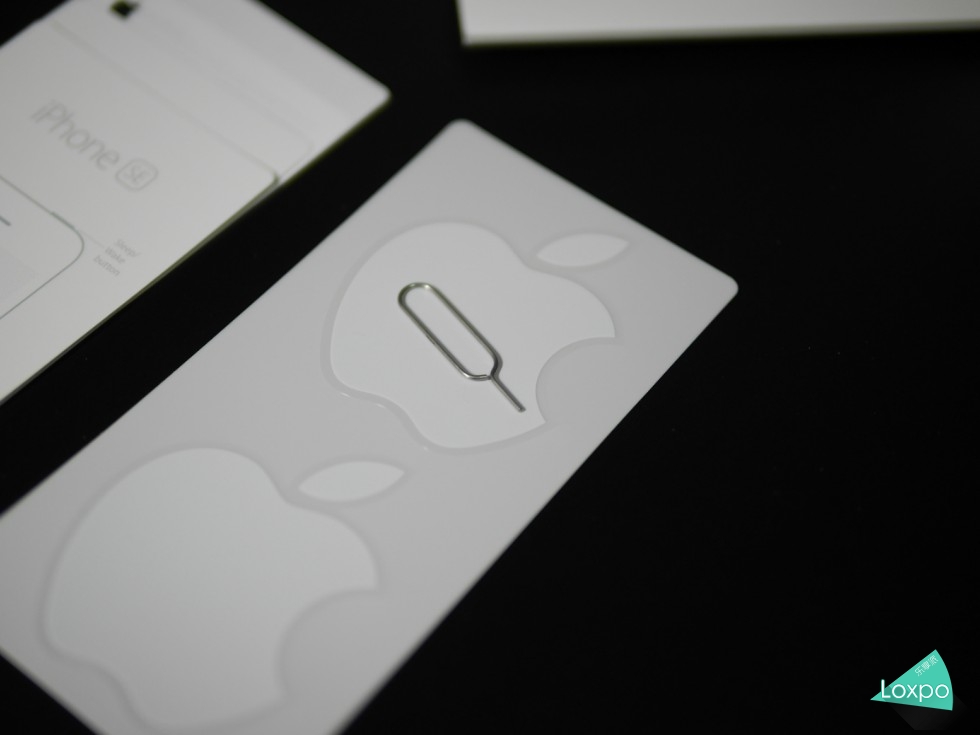 iPhoneSE港版64G玫瑰金开箱+自带吐槽