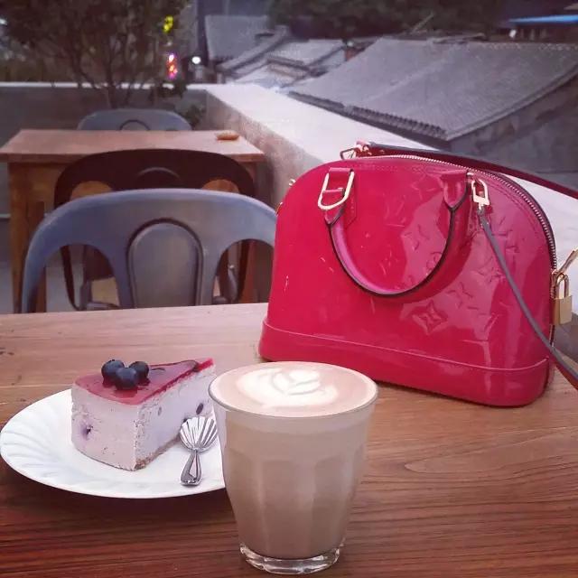 撞包也要背？这些热门包包受欢迎是有原因的