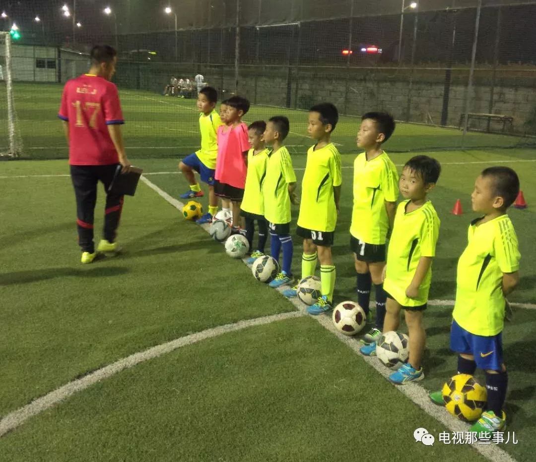 无球赛不青春,无足球不精彩