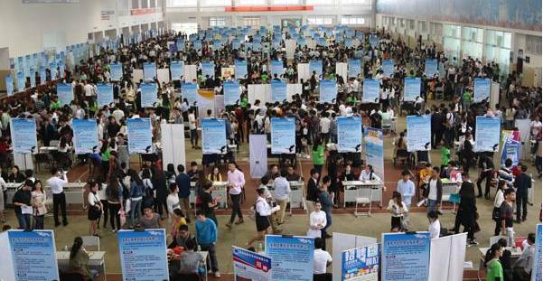 崇明区2018年春季人力资源招聘会,摊位有限等你来设!