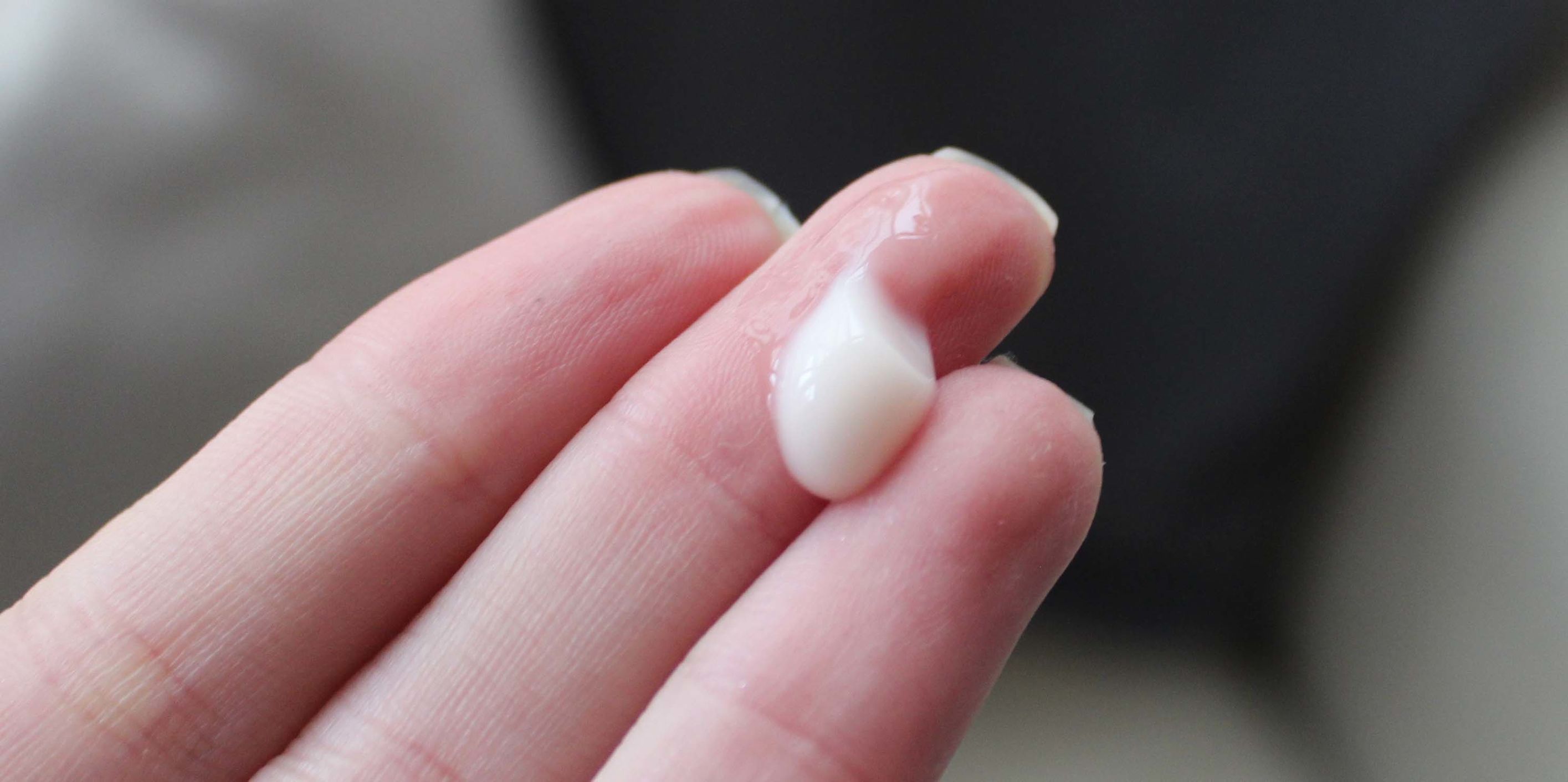 适合新年的简单妆容教程,新年妆容从底妆开始的教程