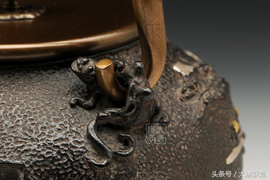 拥有一把好提梁胜过一把壶,拥有一把好壶方能泡出好茶