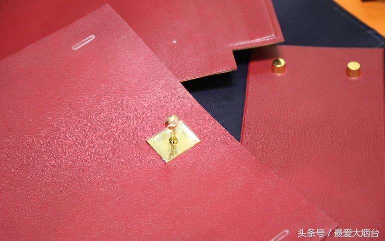 男子自制奢侈品送老婆,男子自制大牌送媳妇