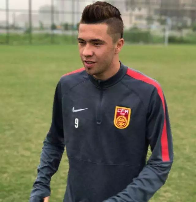 苏宁全部歌曲,苏宁队歌谁唱的