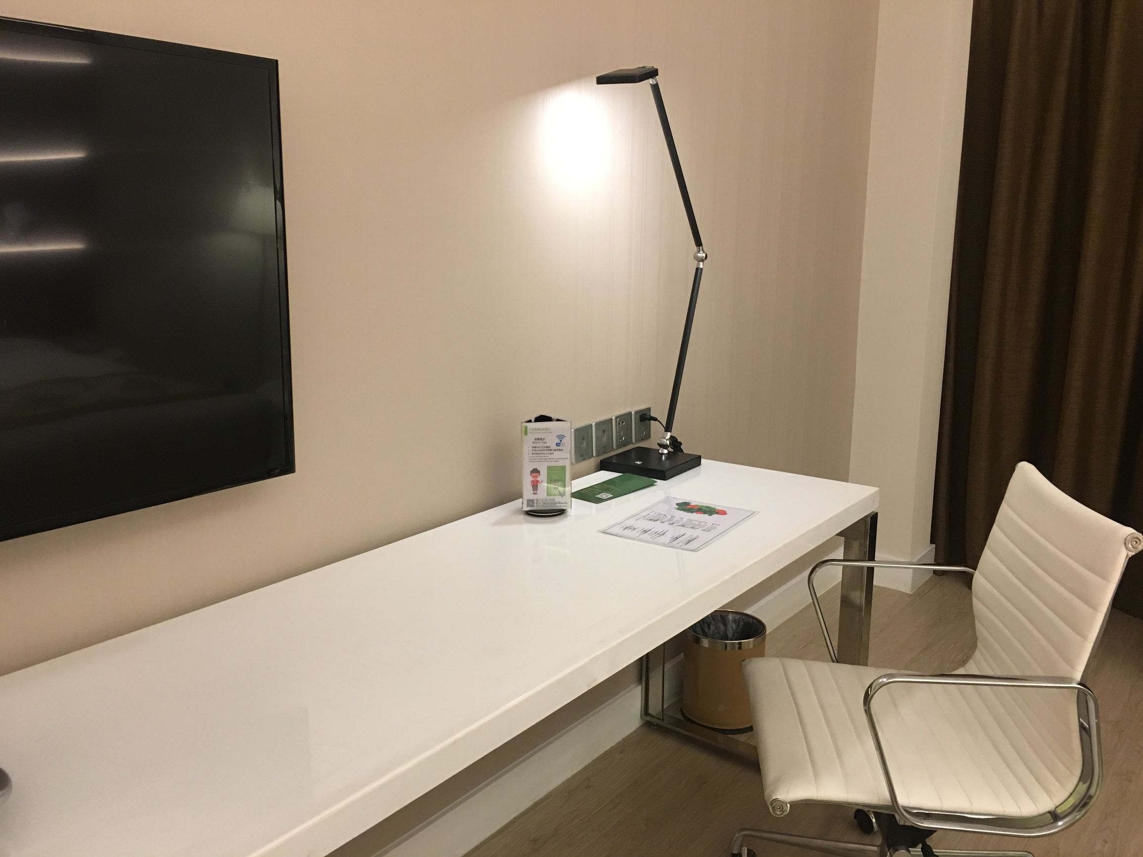 三亚凤凰机场去市区推荐酒店,三亚凤凰机场附近快捷酒店