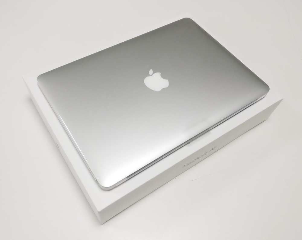 买macbookairm2还是20款prom1,买macbookair好还是imac