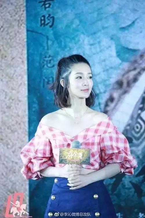 李沁活动把自己P白了N个度，这种肤色不均是不是没救了？