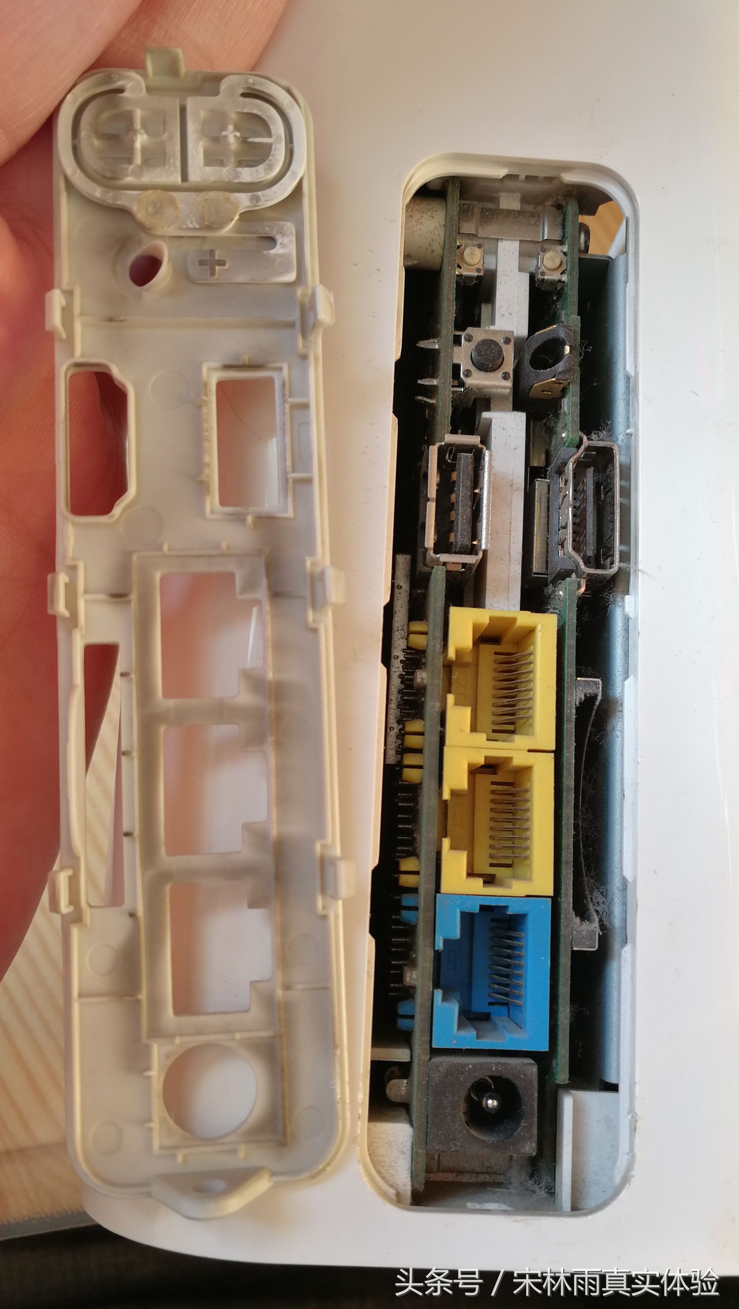 用了三年的荣耀立方路由器能有多脏，那就给他洗个澡吧！