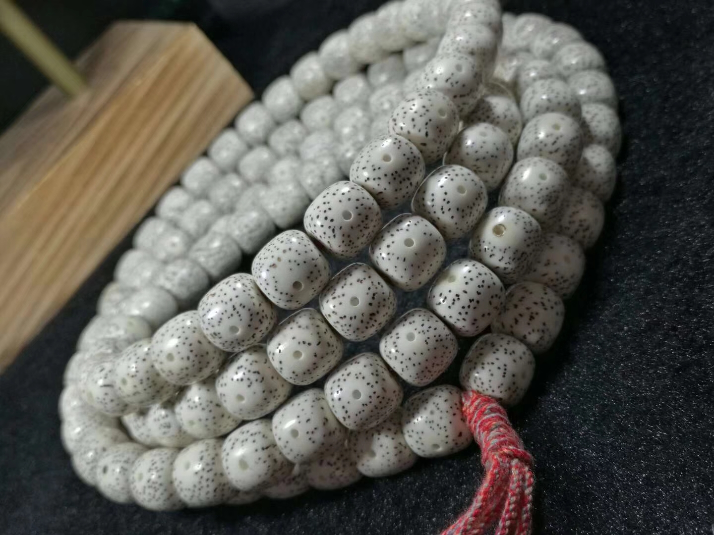 星月菩提尖货,极品星月菩提大留白鸡油黄