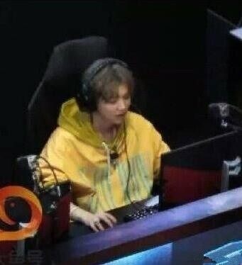 邓超鹿晗陈赫热搜,邓超郑恺最近的消息