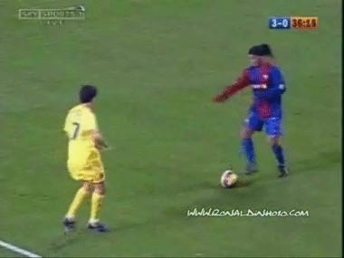 足坛十大动作明星,足坛十大专属经典过人动作