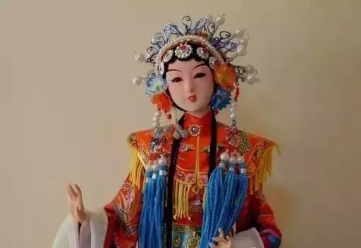 铅丝为骨骼,绢纱为肌肤,他用40年时间做出了最美“芭比娃娃”!