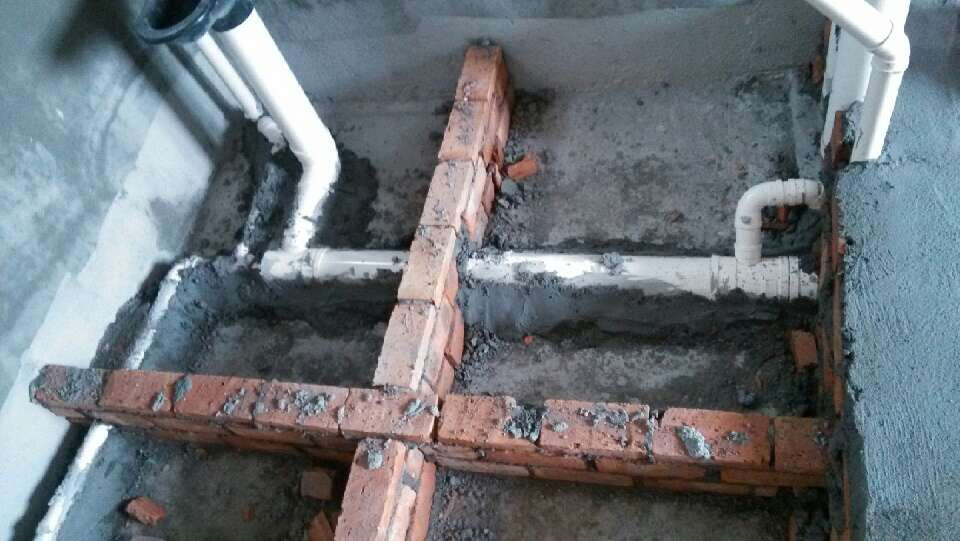 卫生间回填要安多少管子,卫生间回填加了很多水要紧吗