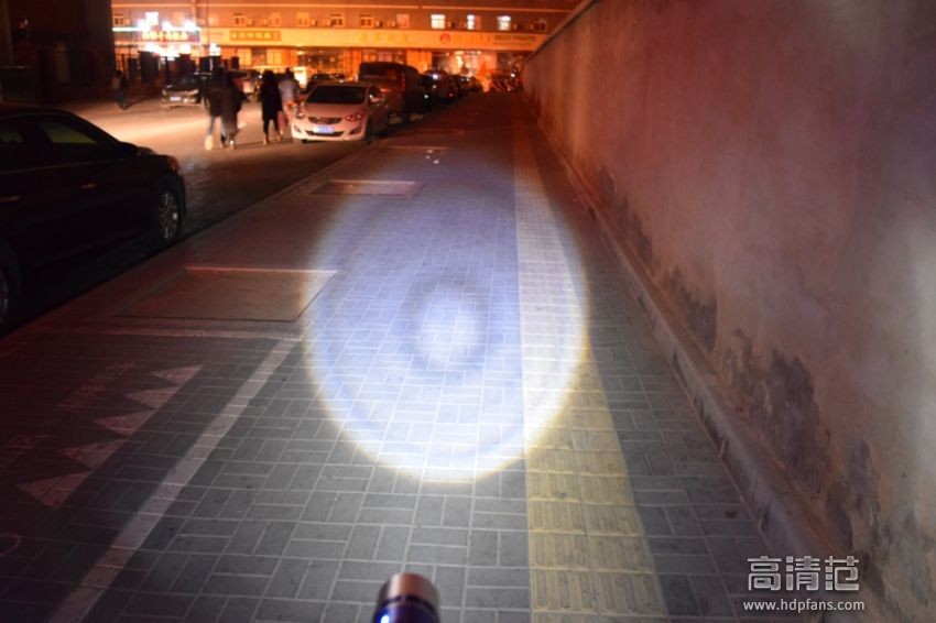 车载应急多功能手电筒,车用户外应急工具多功能手电筒