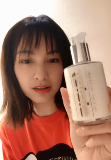 最近吴昕晒出一款的化妆水,吴昕参加活动用的什么护肤品