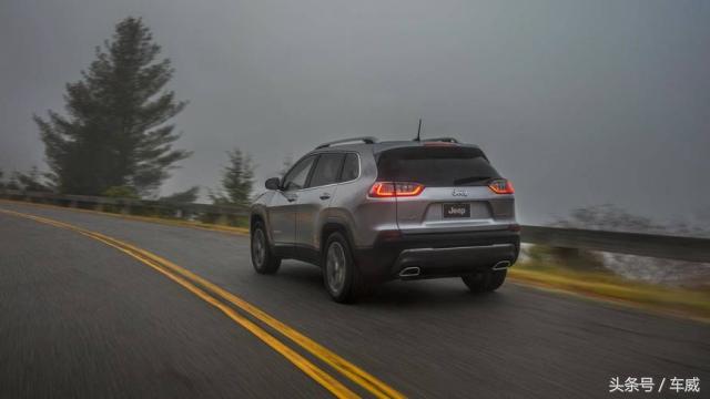 全新jeep自由光两驱和四驱的区别,全新jeep自由光四驱越野