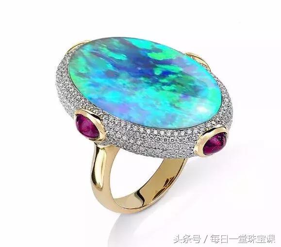 女人过了30这三种首饰不要戴,女人过了30岁必须投资的4样东西