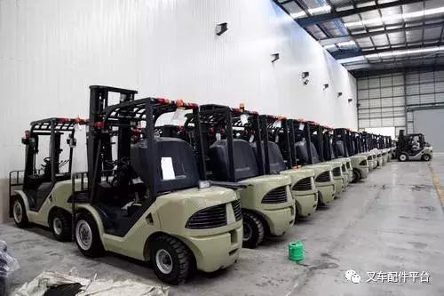 叉车怎么快速定位,开叉车怎么掌握方向