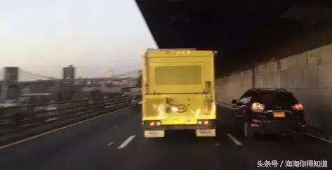 90后京妞弃笔从戎，跳出时尚圈卖煎饼果子，飞天猪煎饼上纽约头条