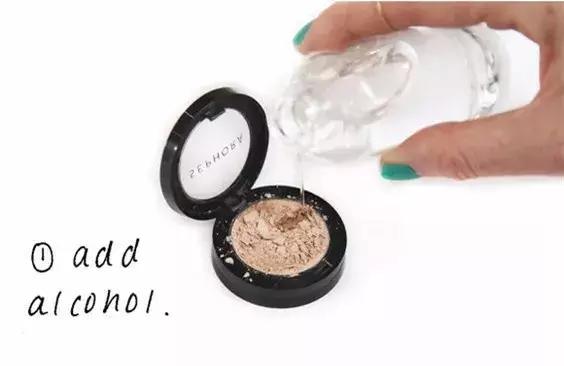 达人告诉你唇膏断了怎么办,唇膏坏了怎么融化后定型