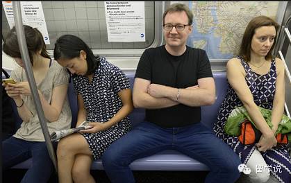 如何融入外国朋友圈,怎么融入美国朋友圈