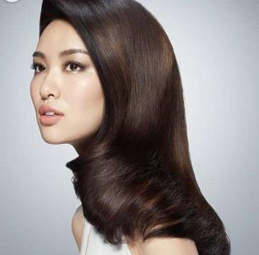 晚上短头发怎么弄早上才会蓬松,晚上编头发让头发变蓬松的办法