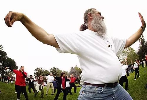 如何解决练拳时腰紧,练拳后浑身疼怎么办