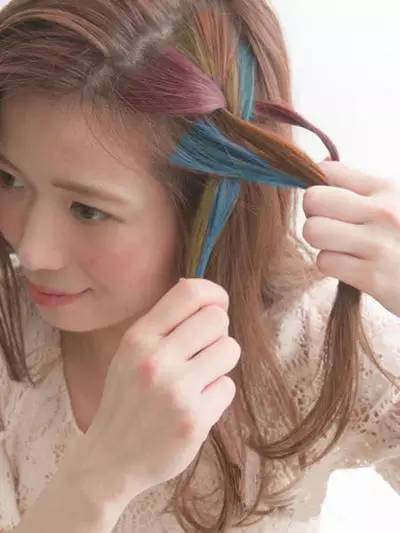 编发三股辫慢动作,编发最简单的三股