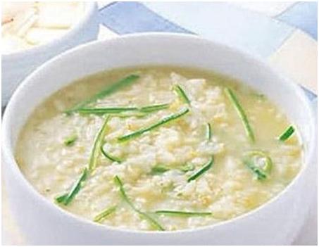 冬季上火嗓子干喝什么好,口苦口干喉咙痛哪里上火了食疗