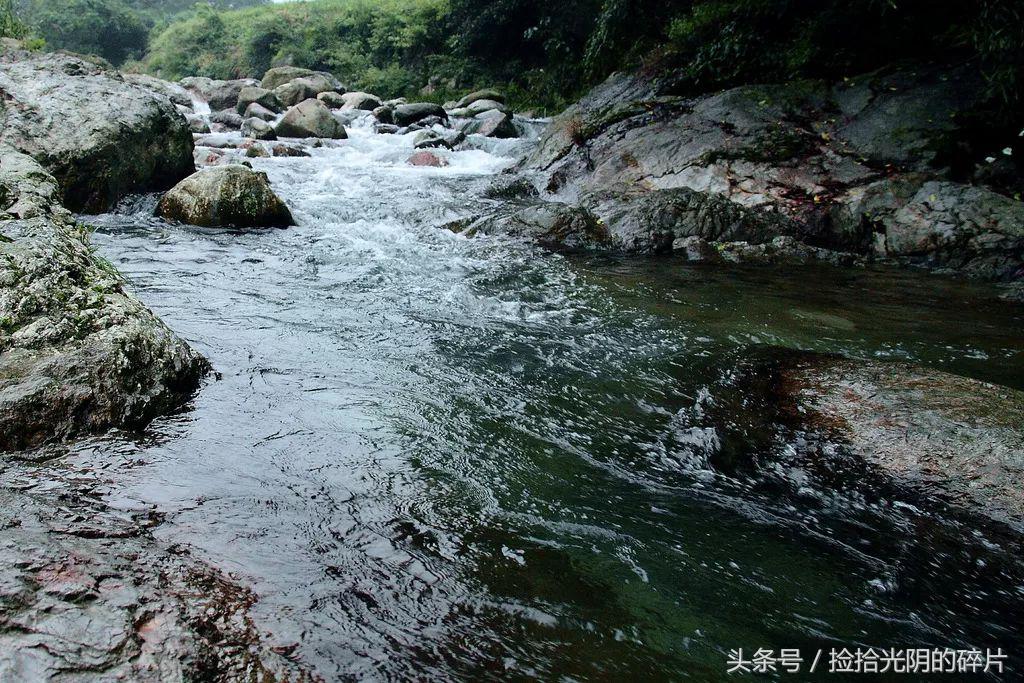 深湖：《风过溪谷》