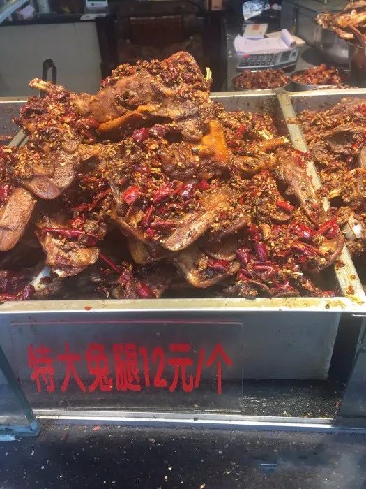 原来好多热门苍蝇馆子的干货，都可以抽真空、当特产带走！