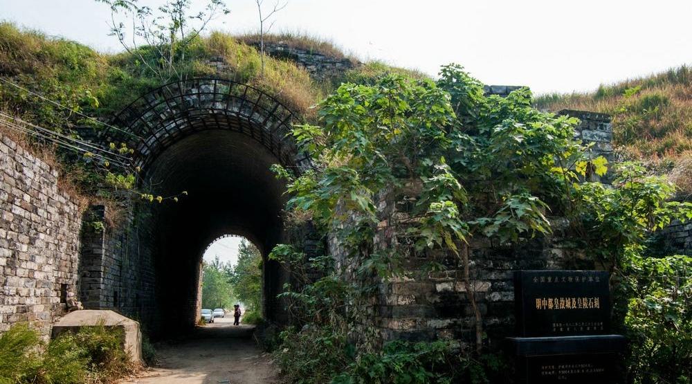 朱元璋为何要修建中都皇城，最后怎么成为了烂尾楼？