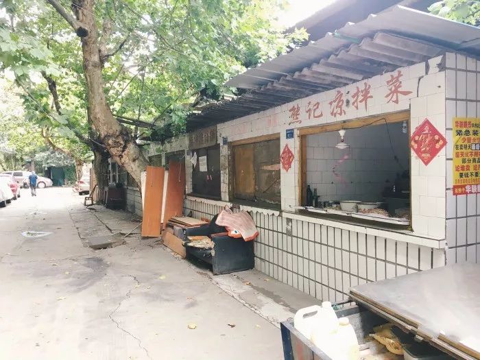 原来好多热门苍蝇馆子的干货，都可以抽真空、当特产带走！