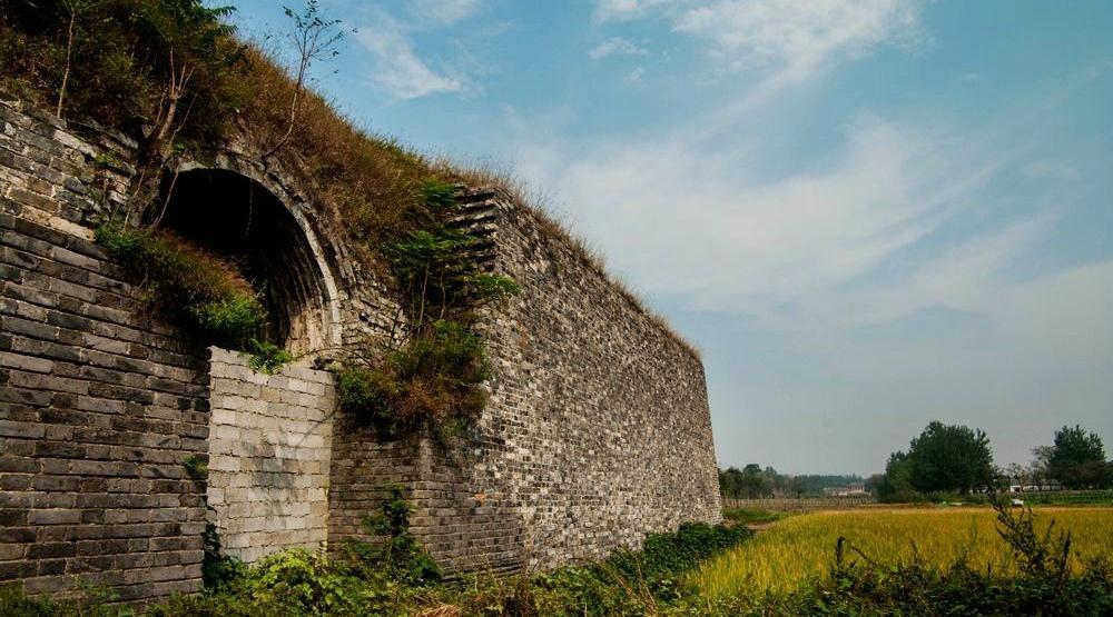 朱元璋为何要修建中都皇城，最后怎么成为了烂尾楼？