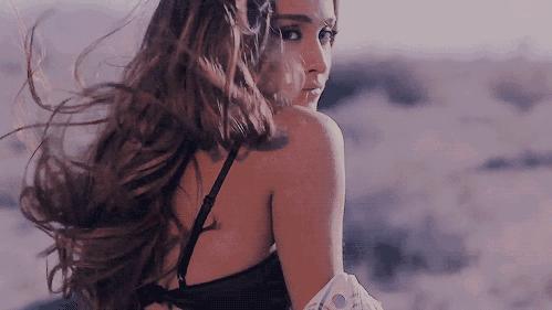 头发干枯毛躁？爱分叉？这六款发膜还你顺长直！