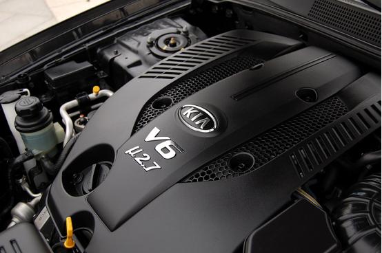 起亚有一款车像奔驰的车,起亚有一款车像宾利似的