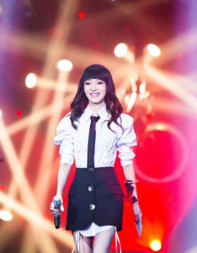 张韶涵穿搭美爆了,范冰冰张韶涵谁漂亮