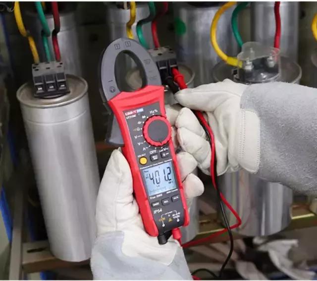 数字钳形表测量24v怎么用,数字钳形表怎么测功率