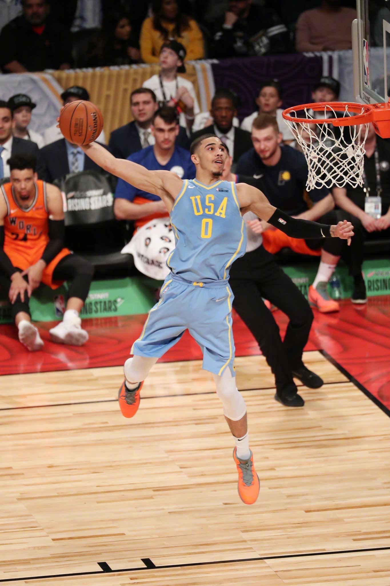 Quavo为了竞争名人赛MVP竟……盖翻了美女主播瑞秋!