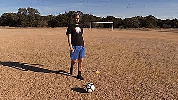 足球新手必学技巧,足球踢球技巧大全