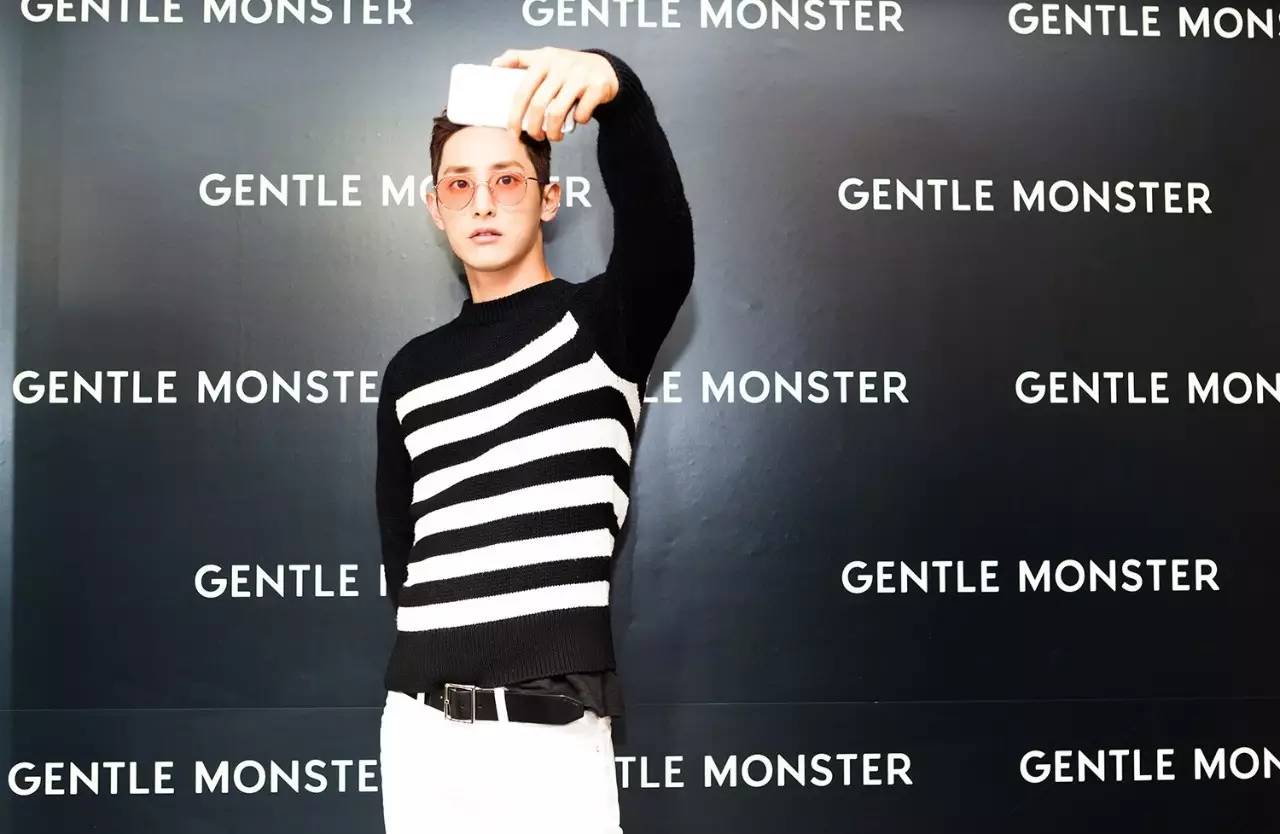 韩国比较火的墨镜,韩国超火的墨镜