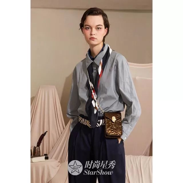 江疏影在恋爱先生里的穿搭,江疏影条纹衬衫穿搭