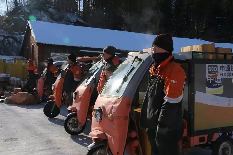 申通快递员新手一般多少钱一月,快递员月入8000的技巧