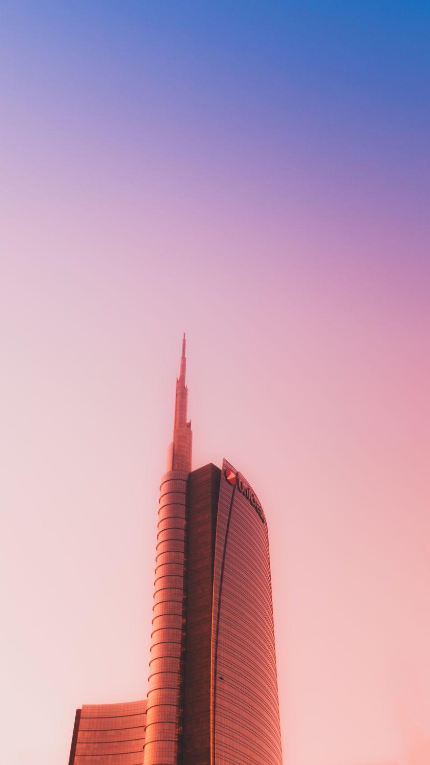 夕阳下的大厦图片,落日余晖下的楼房