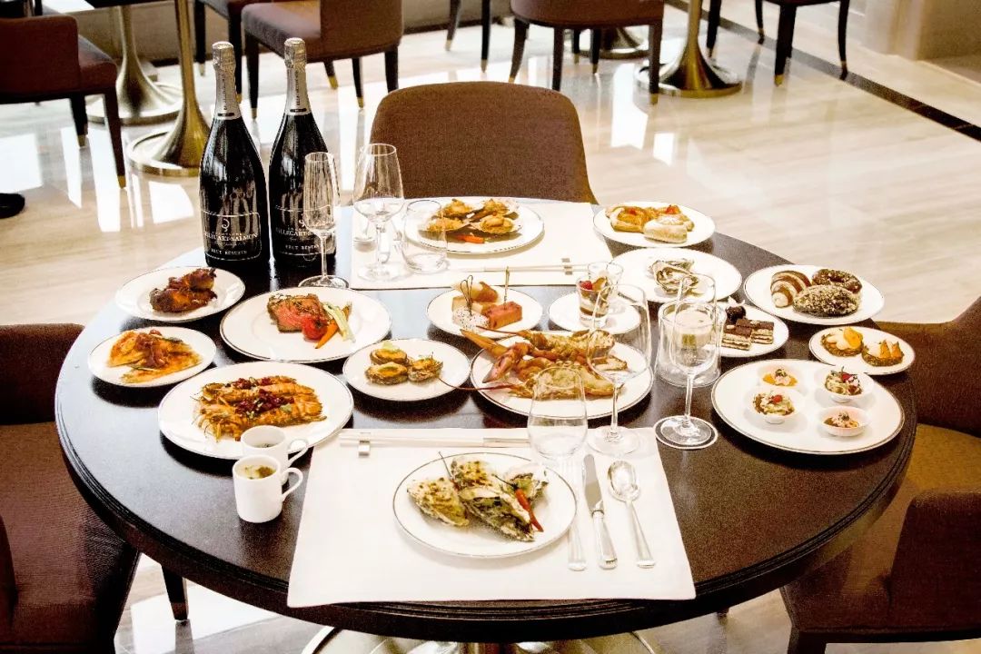 睡进220米高空上的云端酒店，玩转网红LINEFRIENDS乐园，新晋亲子游地标来袭！