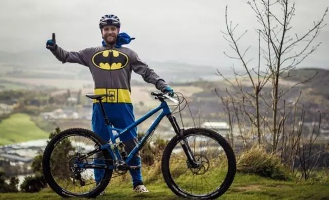 每个男孩都有一个单车骑行梦,每个男孩都有一个自行车梦