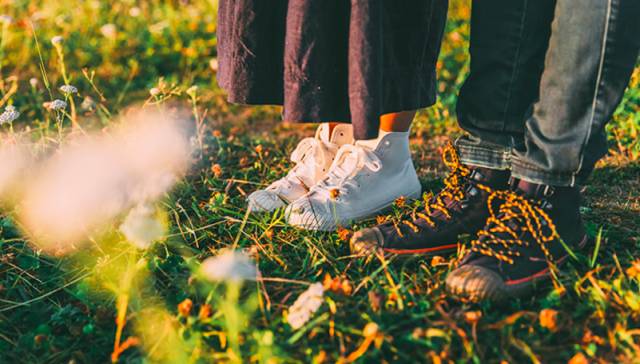 撞鞋不可怕谁最尴尬,撞鞋不可怕谁假谁尴尬