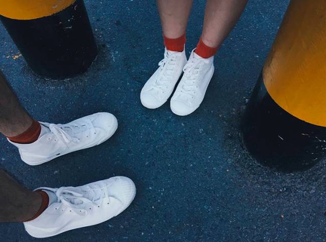 撞鞋不可怕谁最尴尬,撞鞋不可怕谁假谁尴尬