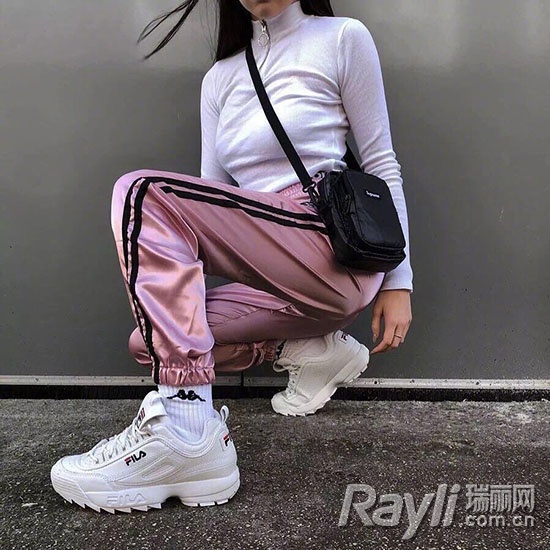 杨紫黑色阔腿牛仔裤,杨紫健身裤